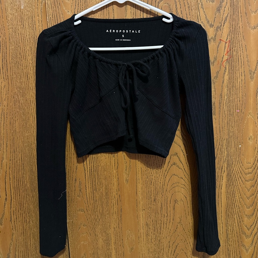 Cropped long sleeve top